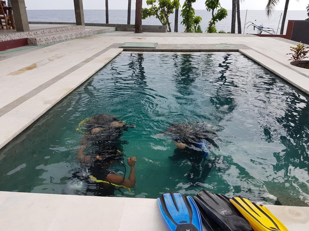 Pebble & Fins Bali Dive Resort Туламбен Экстерьер фото